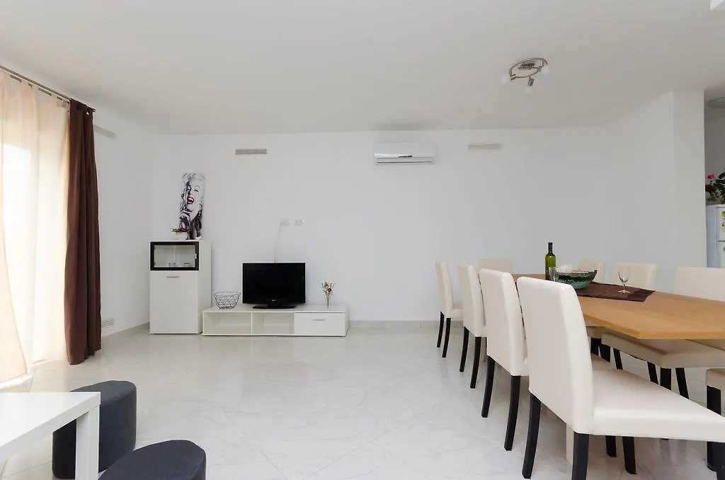 House Andrej Villa Pula 0*,  Croatia